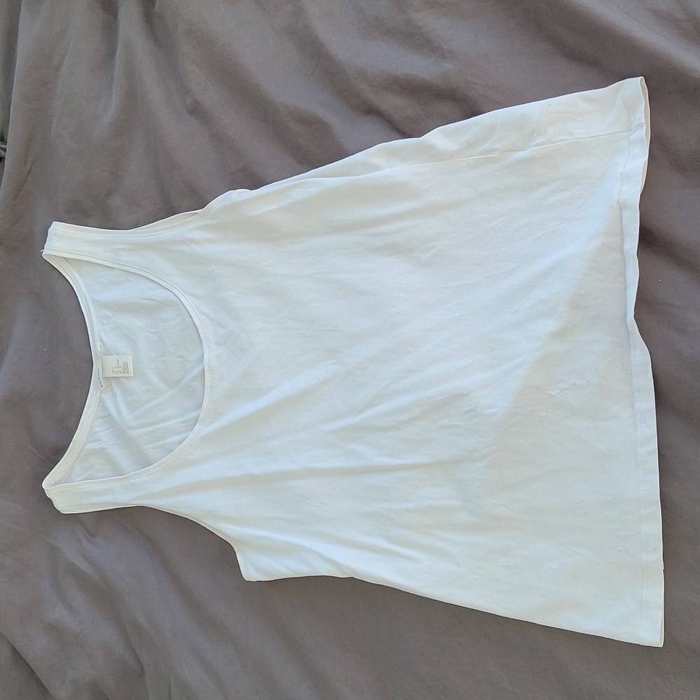 2/10$Basic white tank top